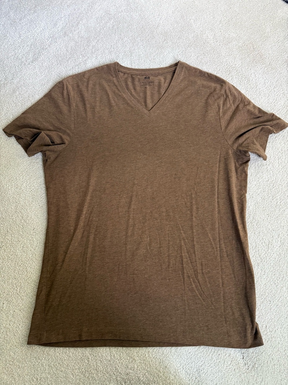 H&M Men’s Brown V-Neck Soft Short Sleeve Tee